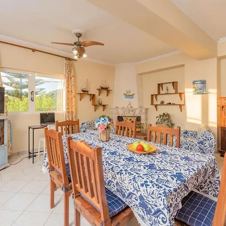 度假居 Sunset Family House, By Zantewize