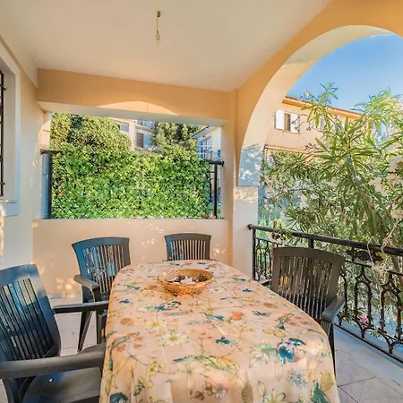 Case de vacanță Sunset Family House, By Zantewize Keri