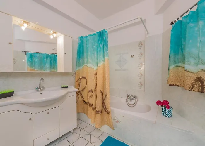 Sunset Family House, By Zantewize Case de vacanță Keri