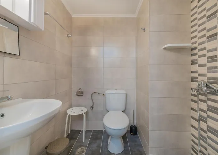 Sunset Family House, By Zantewize Keri