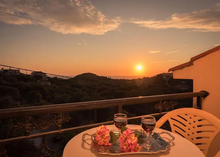 Case de vacanță Sunset Family House, By Zantewize *